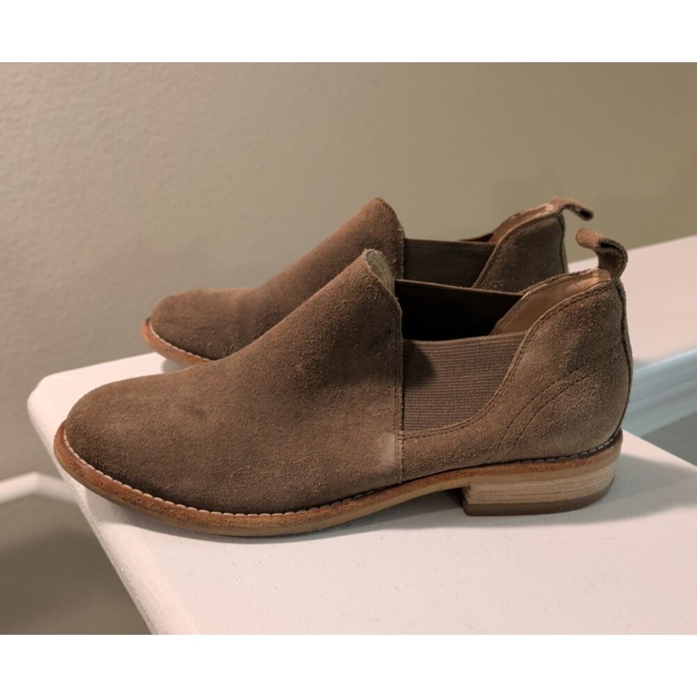 Clarks Collection Womens 6.5M Camzin Low Ankle Booties Brown suede Boots - Picture 5 of 7